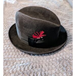 Vintage Mac Phergus Black Contour Oval Fedora RWC Kaufman's Size S/M Red Feather